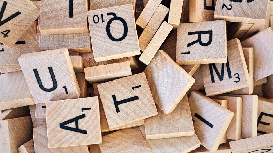 Tuiles de lettres pour les jeux d'anagrammes