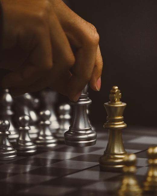 Cerveau humain symbolisant la pensée logique et le raisonnement
