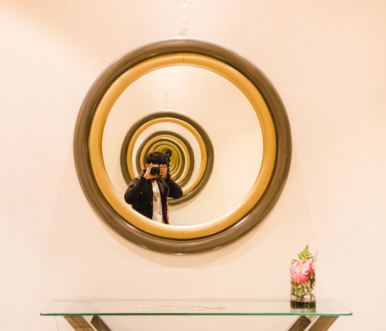 Miroir et symétrie pour les palindromes